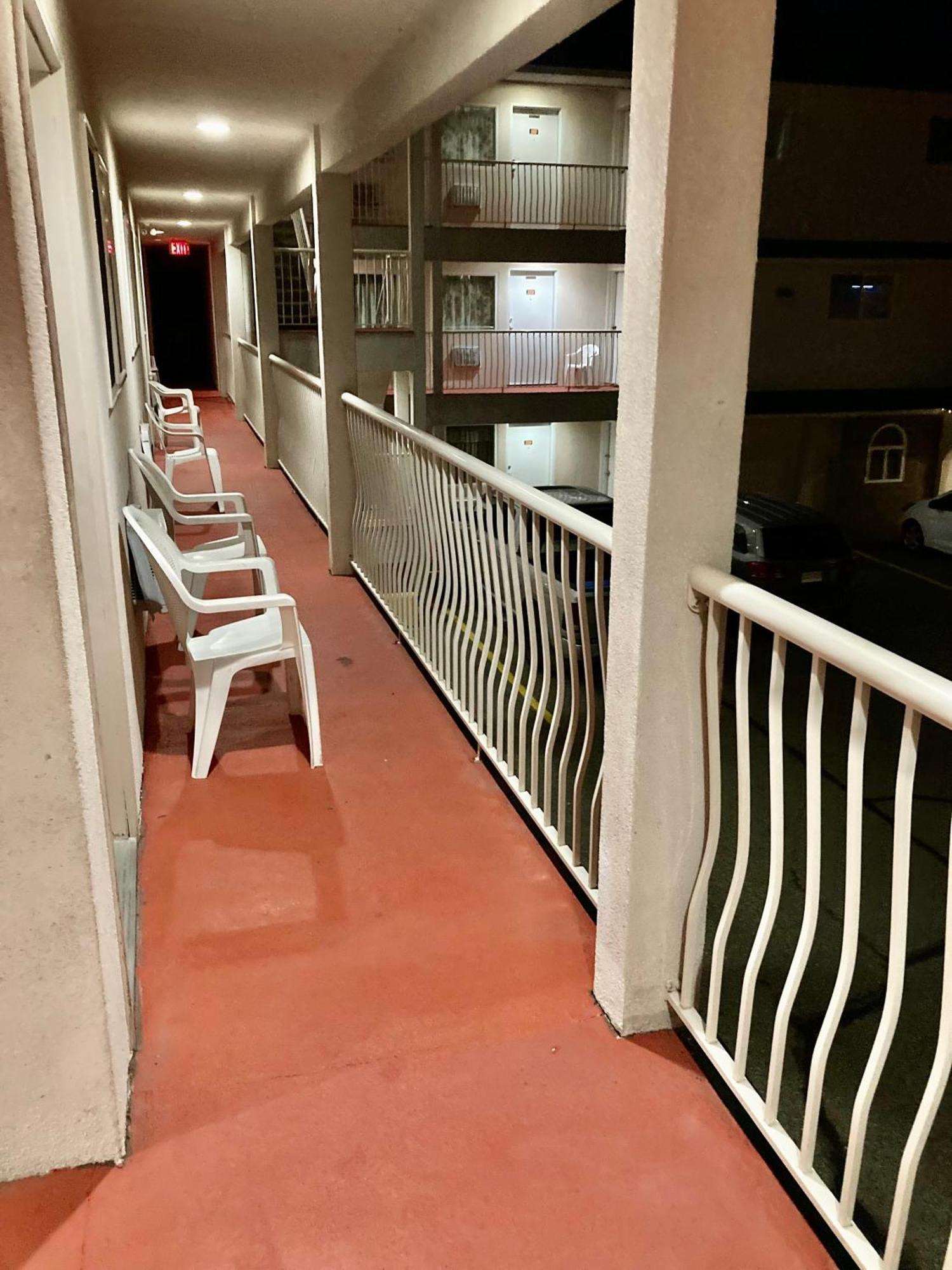 Motel 99 Grand Forks Buitenkant foto