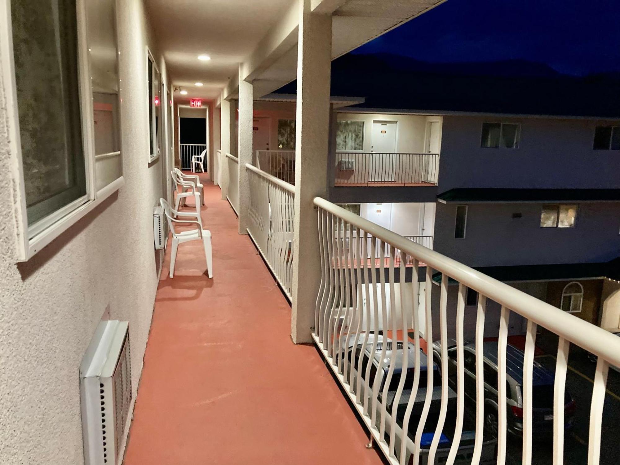 Motel 99 Grand Forks Buitenkant foto