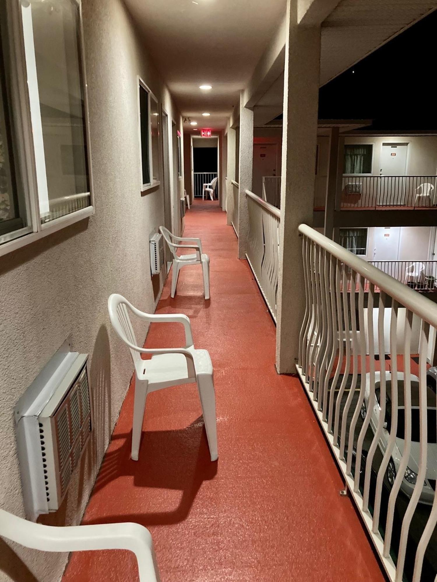 Motel 99 Grand Forks Buitenkant foto