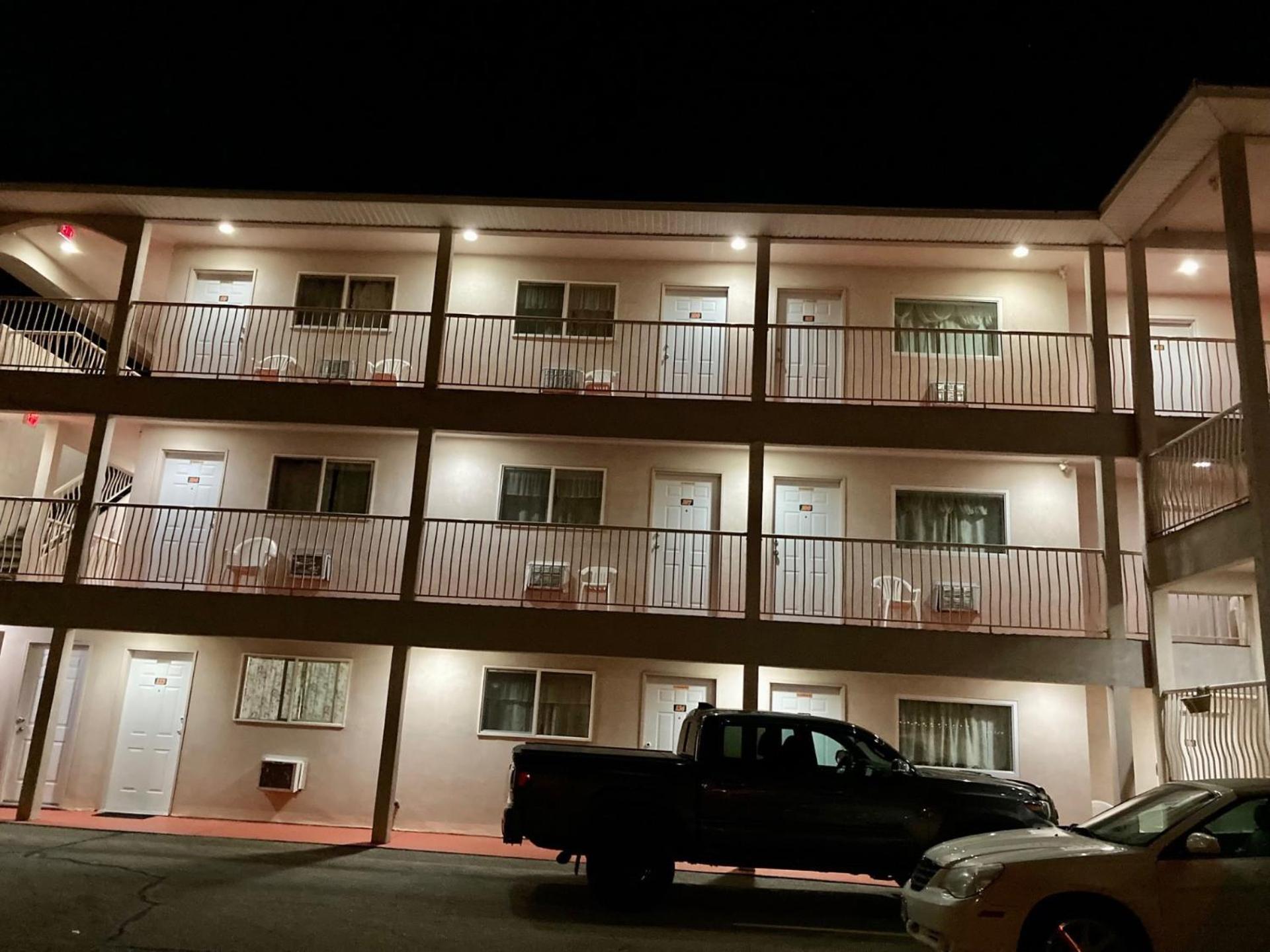 Motel 99 Grand Forks Buitenkant foto