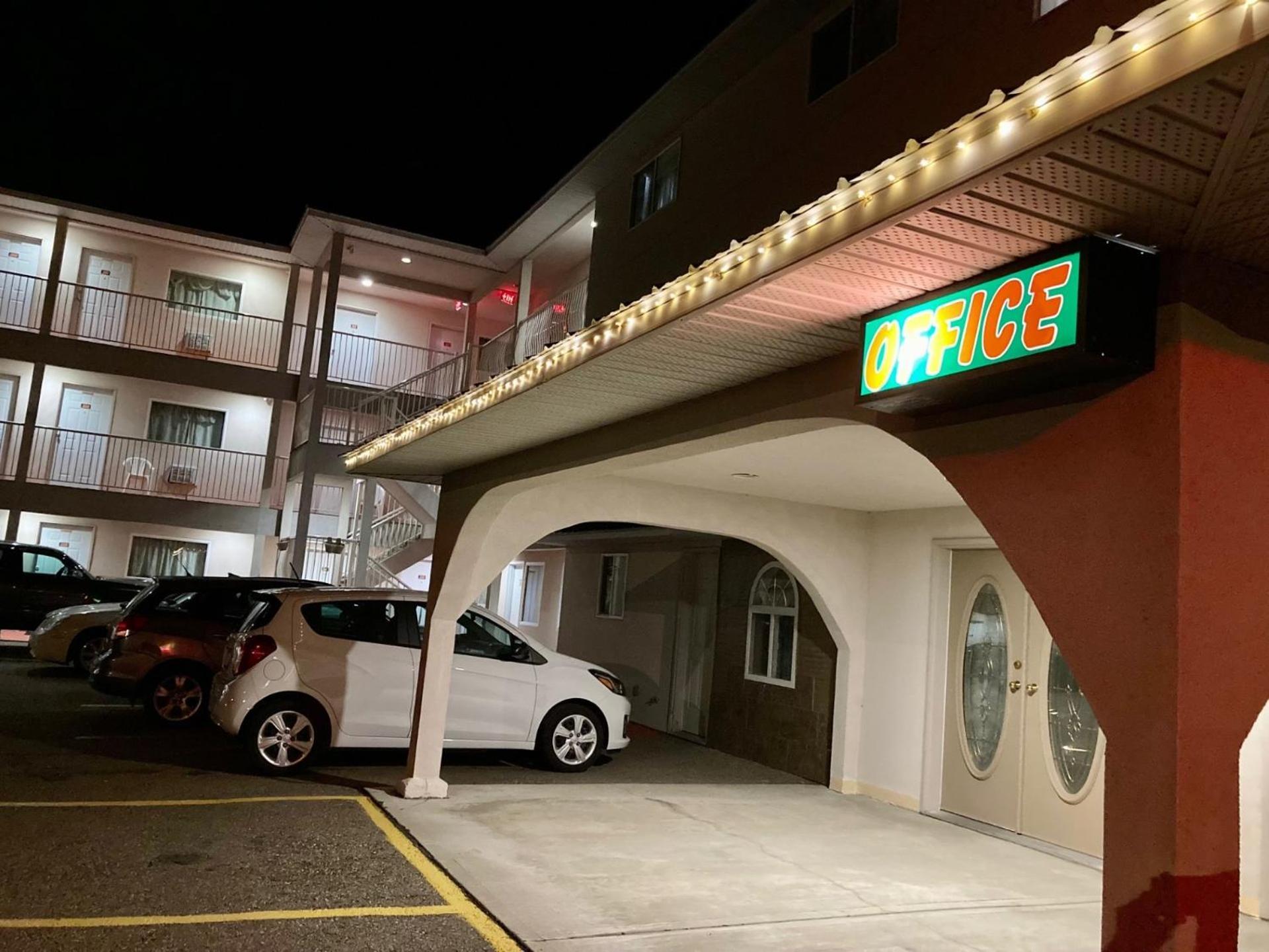Motel 99 Grand Forks Buitenkant foto