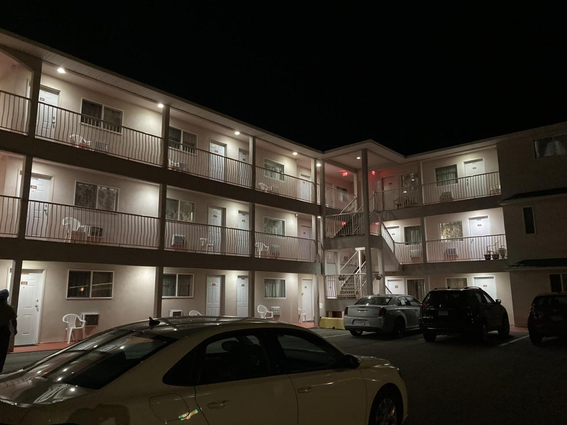 Motel 99 Grand Forks Buitenkant foto